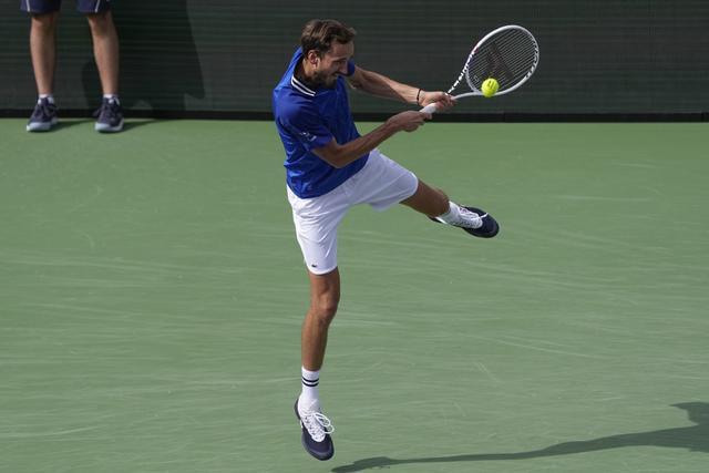 拉沃尔杯轻取年终总决赛，梅德韦杰夫点燃赛场的简单介绍