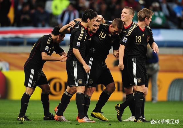 德国队完胜印度队,辛杜高光表现 德国队完胜印度队,辛杜高光表现