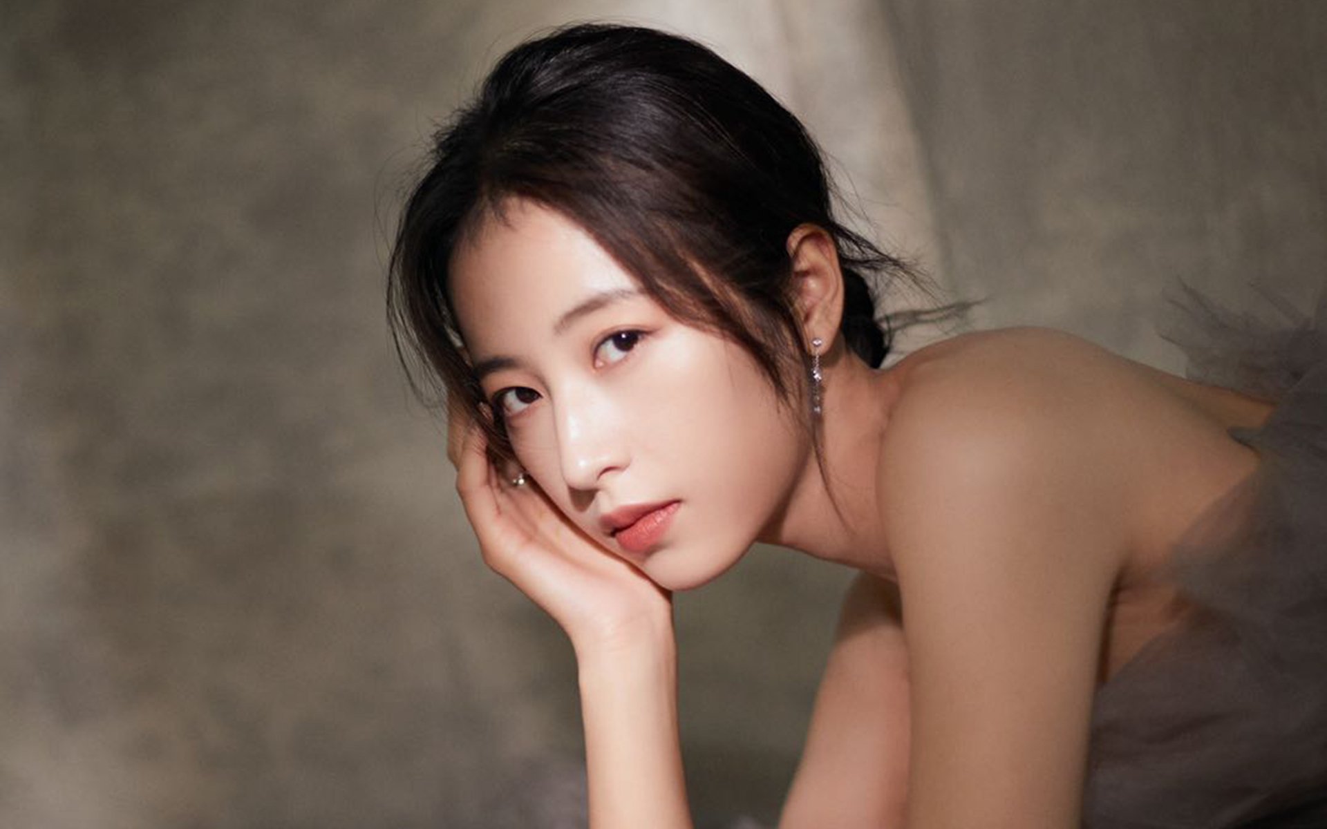 跨越太平洋的篮球赞歌，黄蜂狂胜昭示格局，字母哥里程碑铸就丰碑