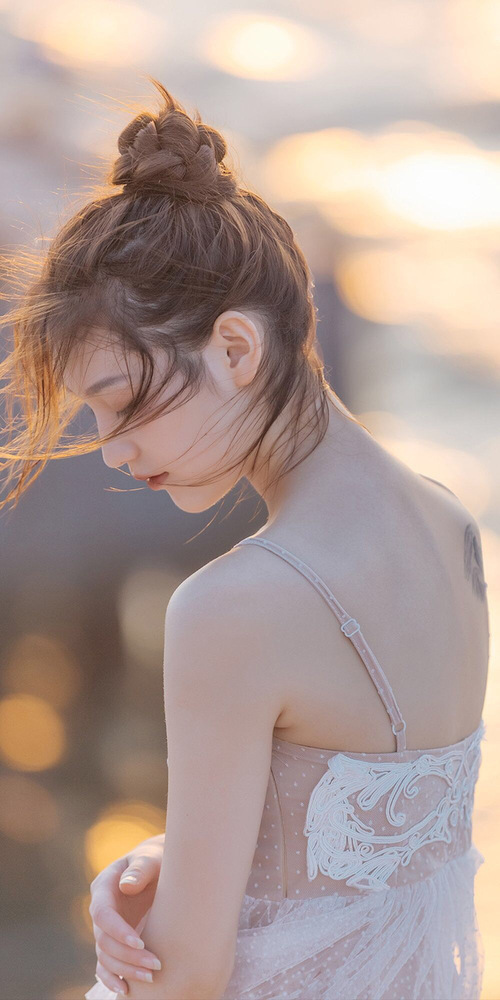 欧冠之夜，基耶萨个人魔法点燃拜仁与曼城的天王山之战