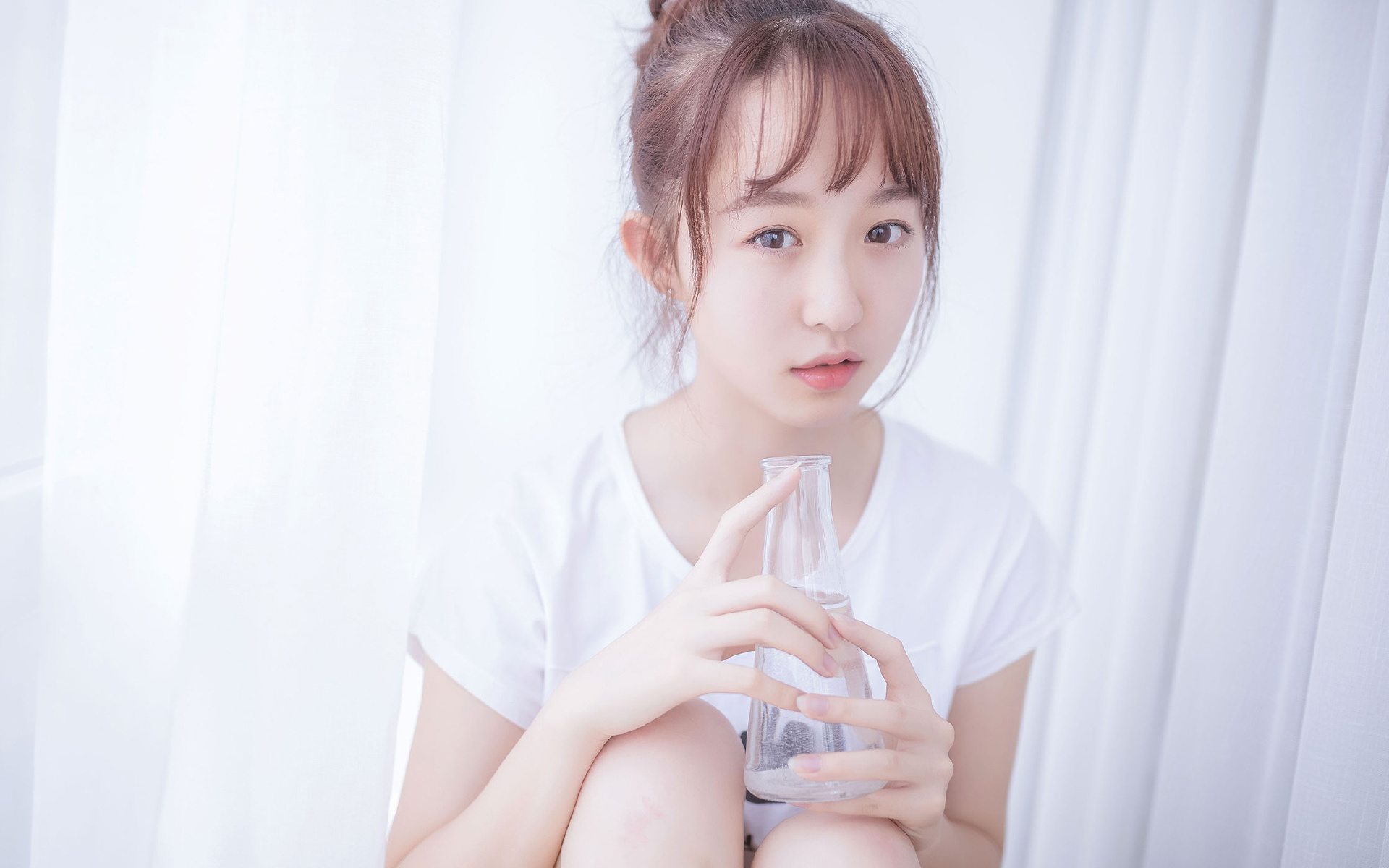 下面是我的构思，先破题写标题，再展开全文